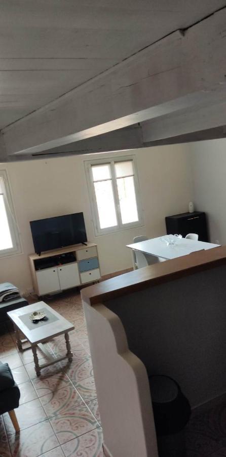 appartement centre ville arènes 4 personne climatise 50m2 cuisine équipée 2 chambres et wifi fibre Nimes Exterior foto