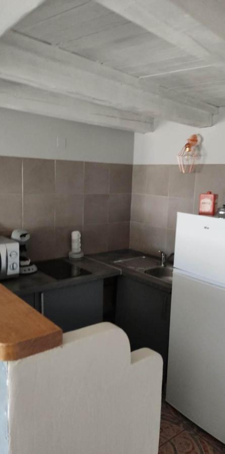 appartement centre ville arènes 4 personne climatise 50m2 cuisine équipée 2 chambres et wifi fibre Nimes Exterior foto
